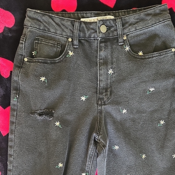 Tinseltown Black Boyfriend Jeans with Subtle‎ Embellishments 7.  J34 - Picture 4 of 10